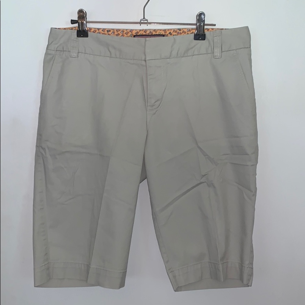 Vineyard Vines khaki short